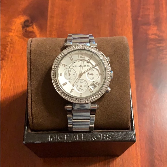 Michael Kors Watch - Picture 2 of 4